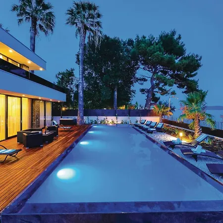 Lovely In Kastel Stari With Sauna Prázdninový dům