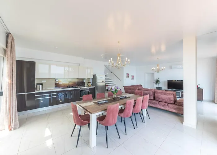 Prázdninový dům Lovely In Kastel Stari With Sauna *