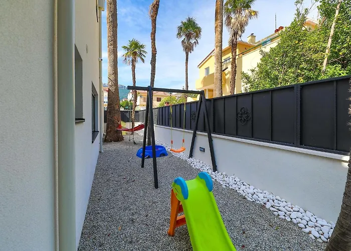 Lovely In Kastel Stari With Sauna Prázdninový dům *