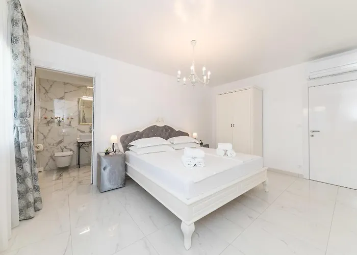 Prázdninový dům Lovely In Kastel Stari With Sauna Kaštela