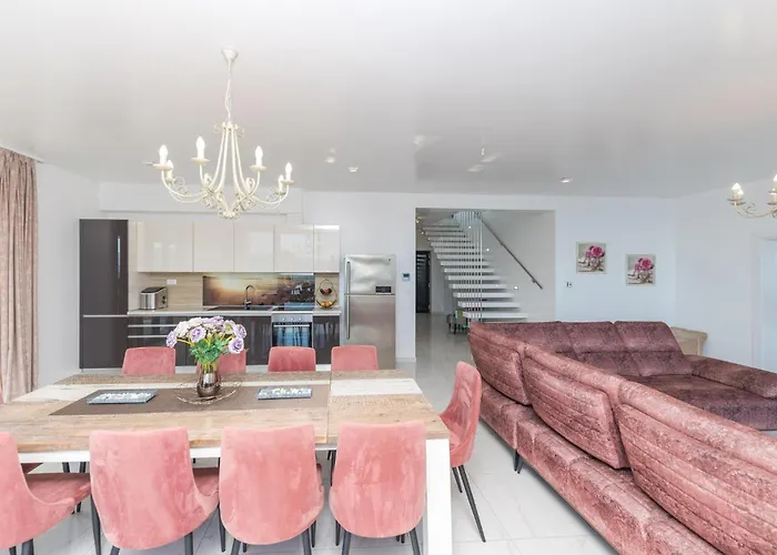 Lovely In Kastel Stari With Sauna Prázdninový dům *